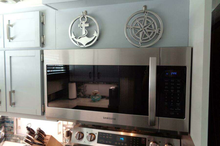 1987 Hatteras 70 Cockpit Motor Yacht