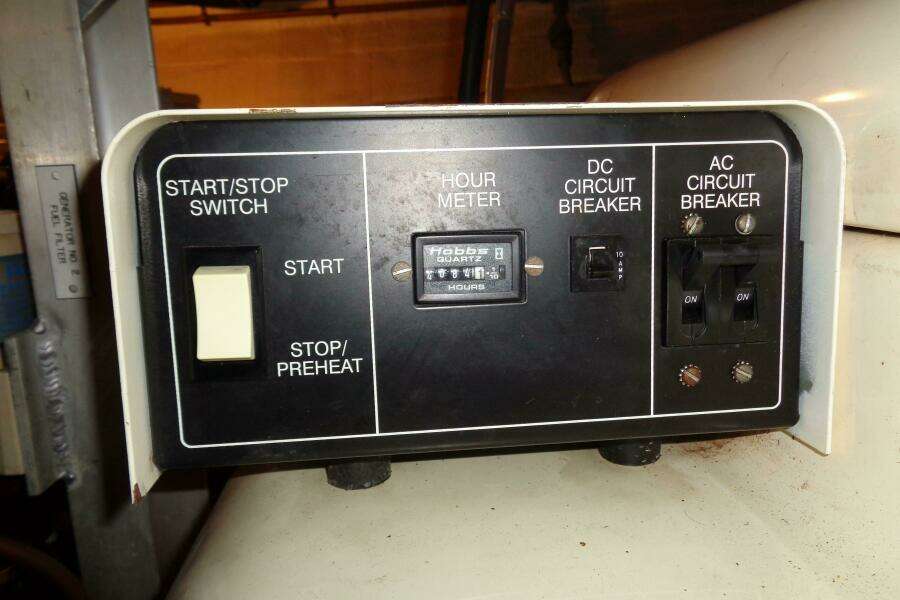 1987 Hatteras 70 Cockpit Motor Yacht