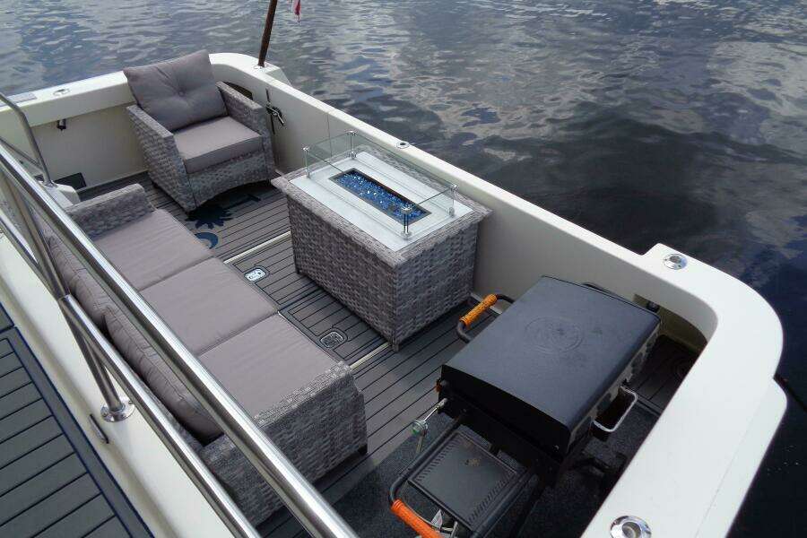 1987 Hatteras 70 Cockpit Motor Yacht