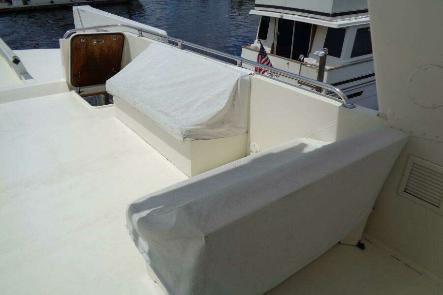 1987 Hatteras 70 Cockpit Motor Yacht