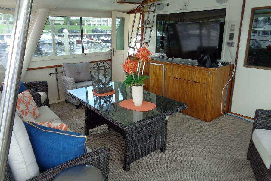 1987 Hatteras 70 Cockpit Motor Yacht
