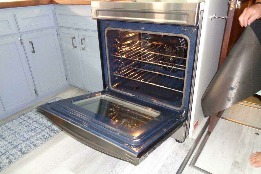 1987 Hatteras 70 Cockpit Motor Yacht