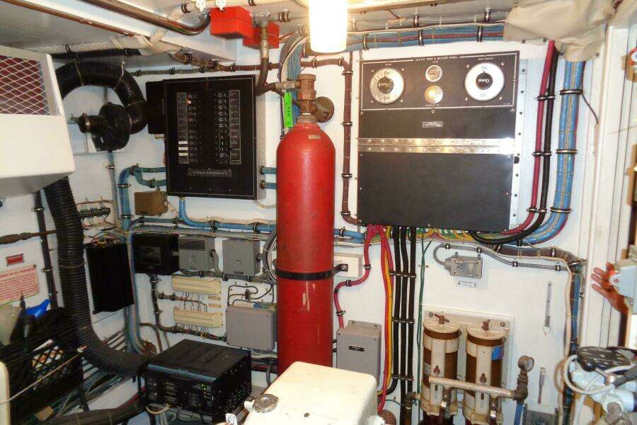 1987 Hatteras 70 Cockpit Motor Yacht