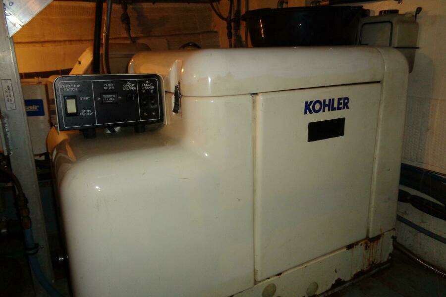 1987 Hatteras 70 Cockpit Motor Yacht