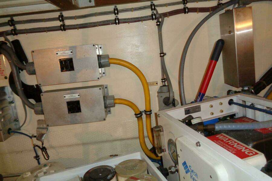 1987 Hatteras 70 Cockpit Motor Yacht