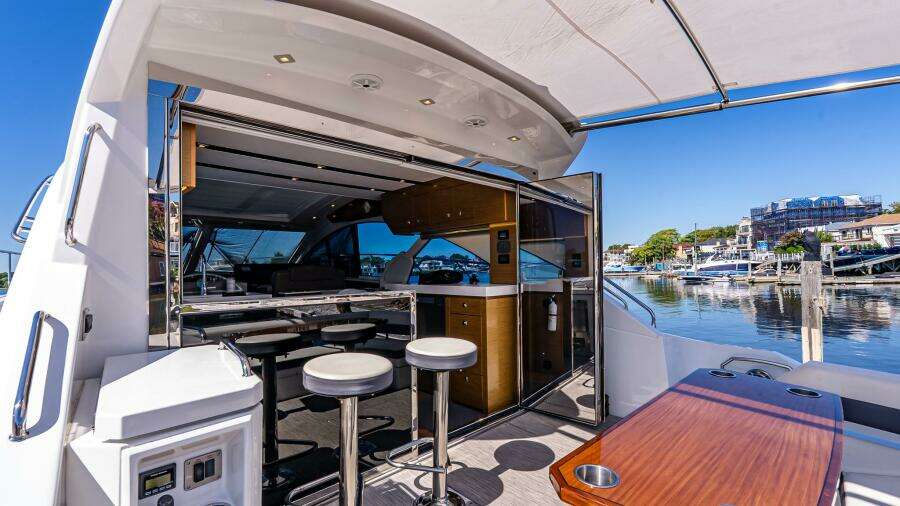 2019 Cruisers Yachts 54 Cantius