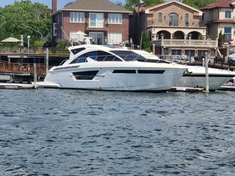 2019 Cruisers Yachts 54 Cantius