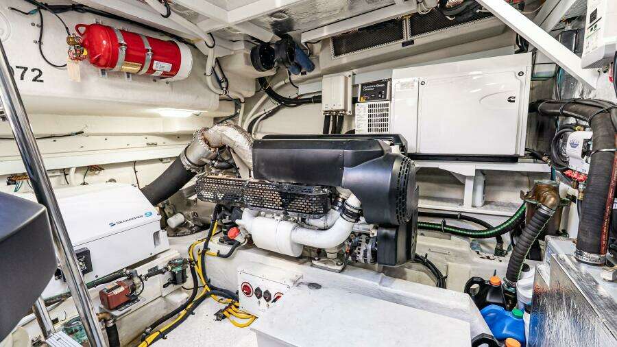 2019 Cruisers Yachts 54 Cantius