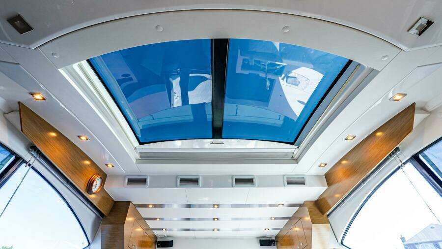 2019 Cruisers Yachts 54 Cantius