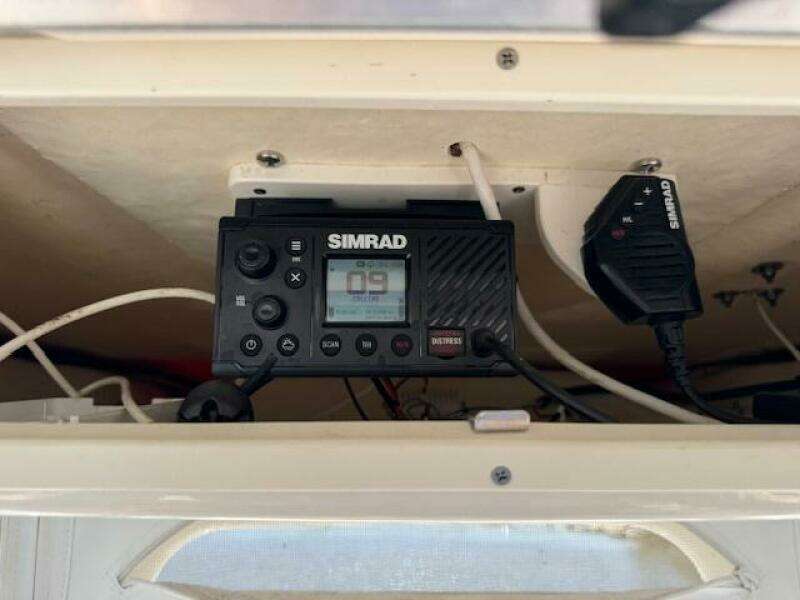 2021 Robalo R242 Center Console
