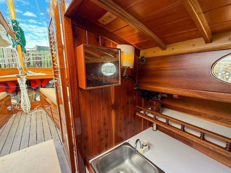 2004 Herreshoff Custom Doug Hylan designed Rozinante