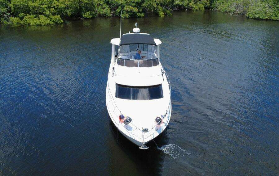 2005 Carver 444 Cockpit Motor Yacht