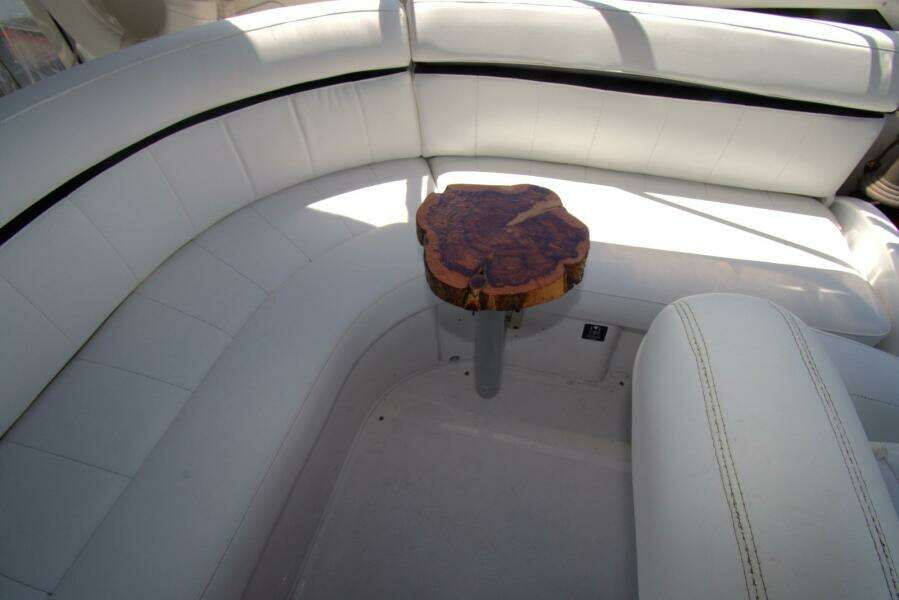 2005 Carver 444 Cockpit Motor Yacht