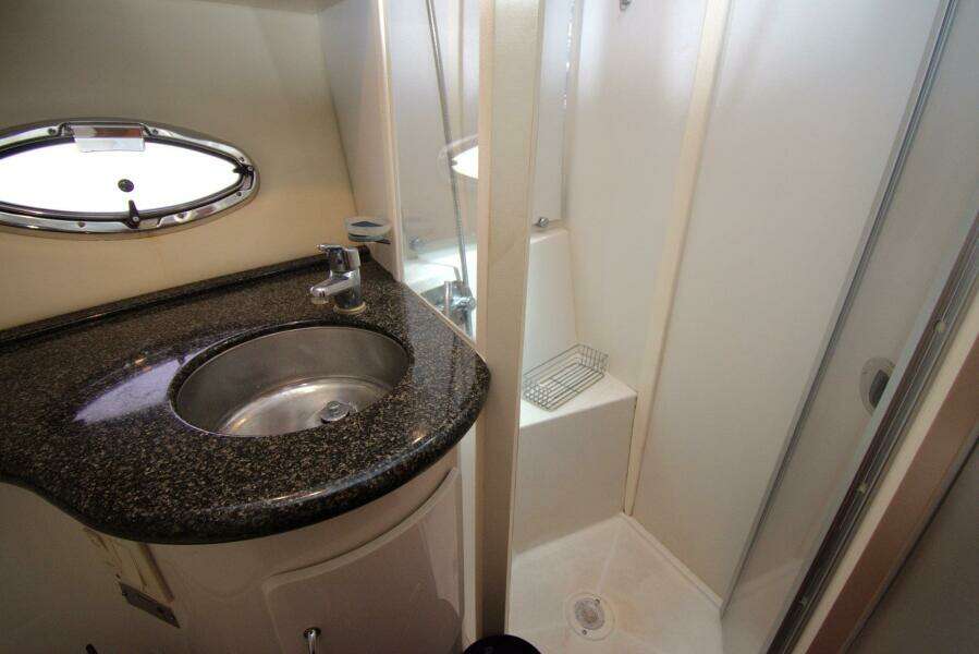 2005 Carver 444 Cockpit Motor Yacht