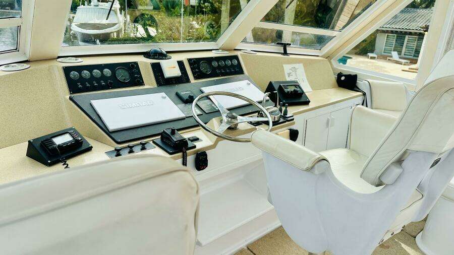 1999 Viking Cockpit Sport Yacht