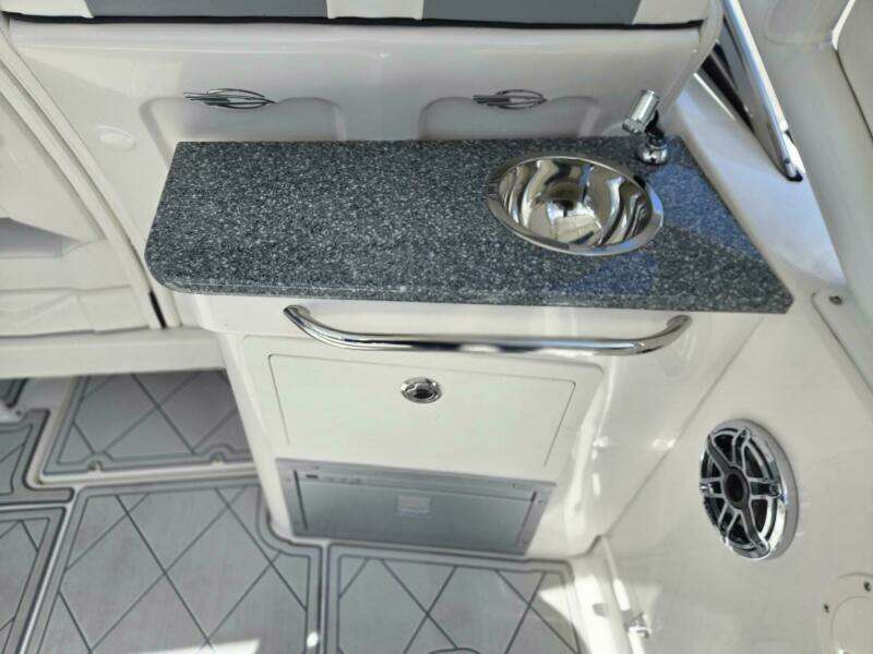 2022 Chaparral 280 OSX