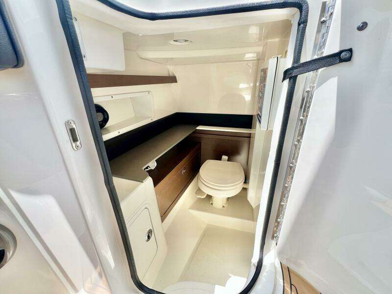 2019 Sea Ray SDX 290 OB