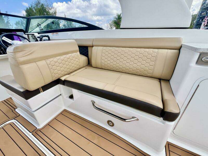 2019 Sea Ray SDX 290 OB