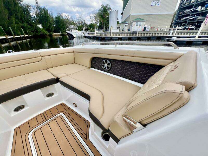 2019 Sea Ray SDX 290 OB