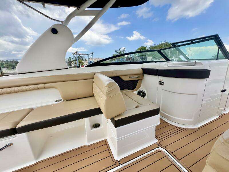 2019 Sea Ray SDX 290 OB