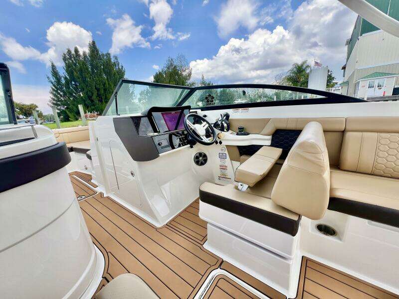 2019 Sea Ray SDX 290 OB