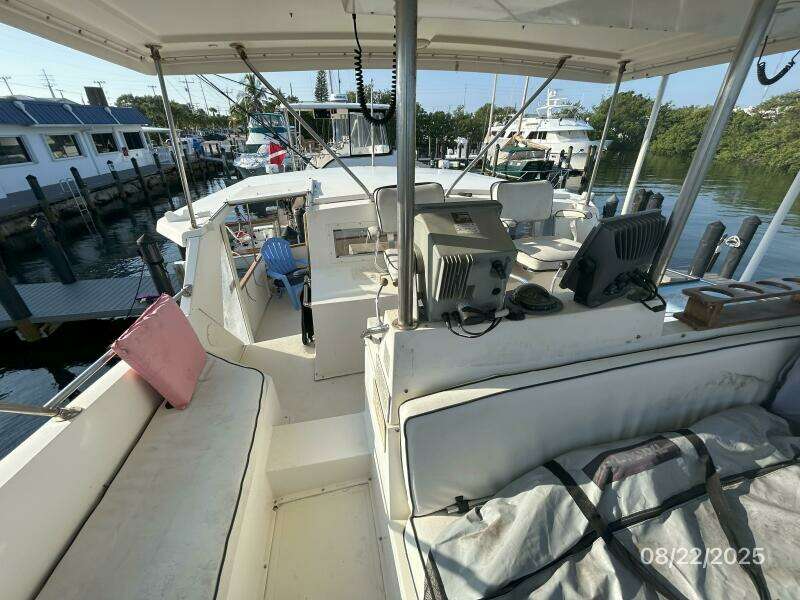 44' Viking flybridge aft