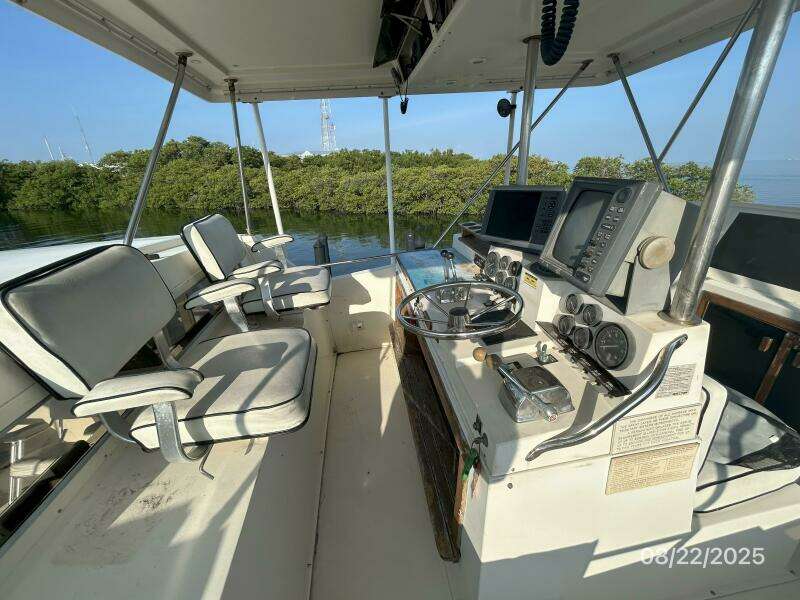 44' Viking flybridge port