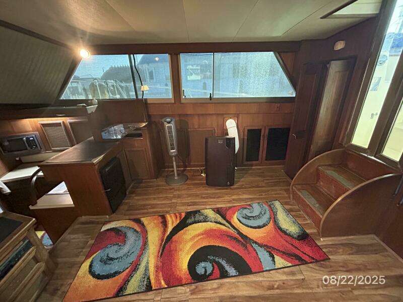 44' Viking salon starboard