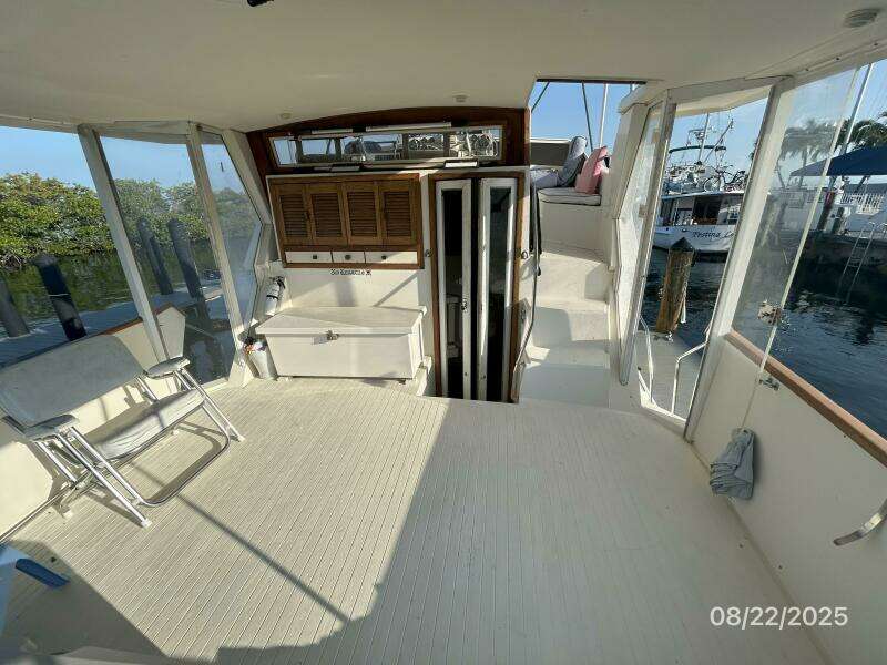 44' Viking sundeck forward