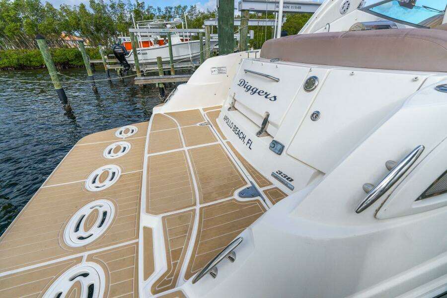 2016 Sea Ray 330 Sundancer