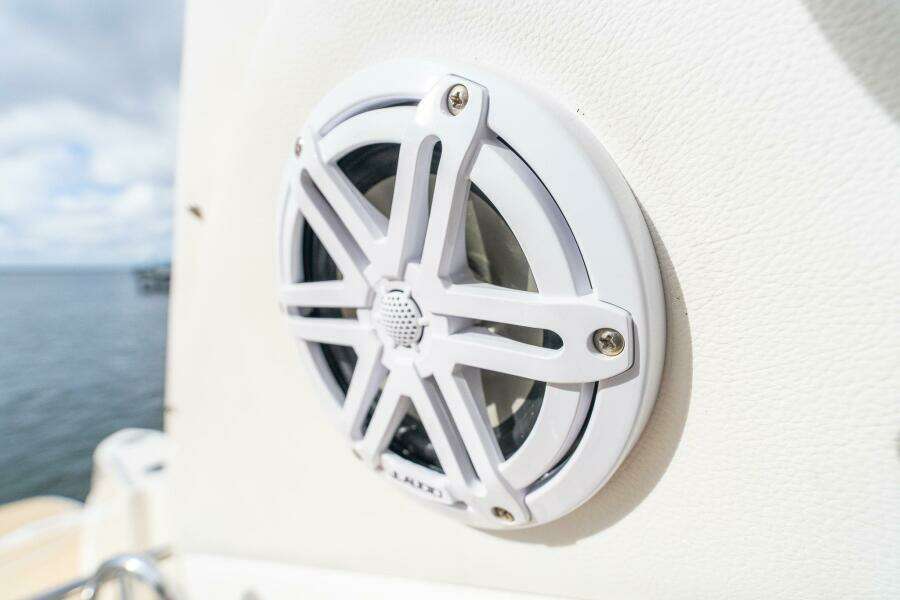 2016 Sea Ray 330 Sundancer