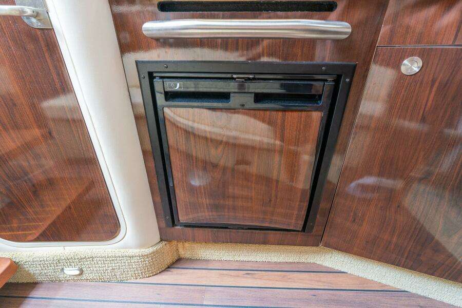 2016 Sea Ray 330 Sundancer