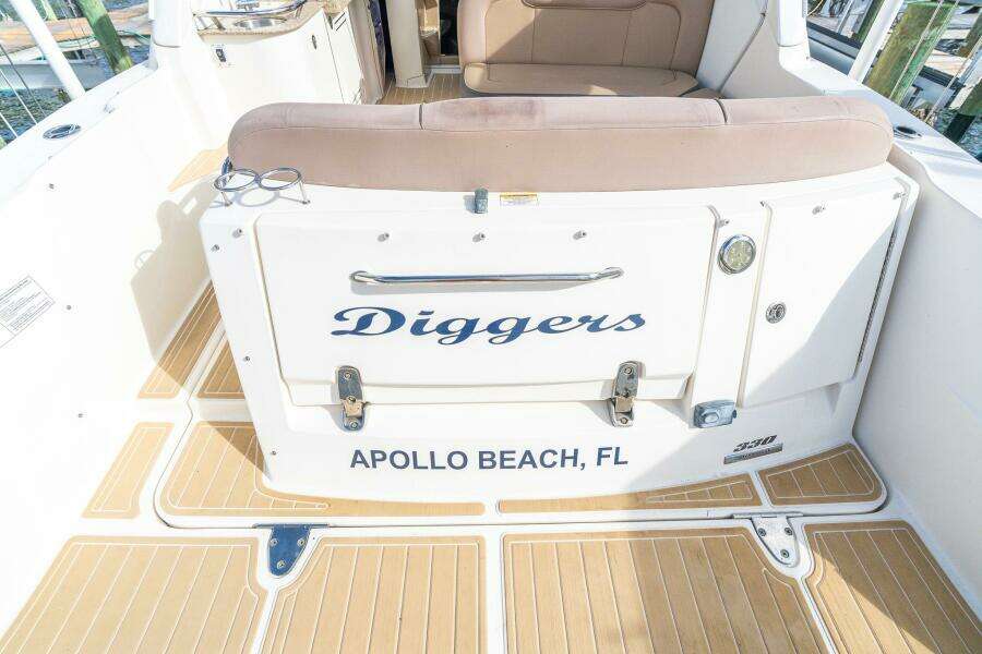 2016 Sea Ray 330 Sundancer