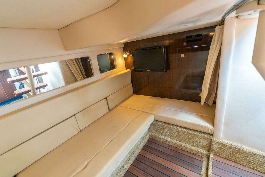 2016 Sea Ray 330 Sundancer