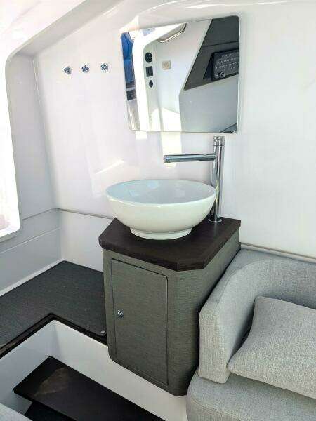 2024 Axopar 37 Cross Cabin with Bench Seat, V10s