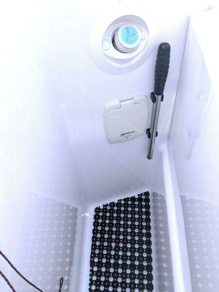 2024 Axopar 37 Cross Cabin with Bench Seat, V10s