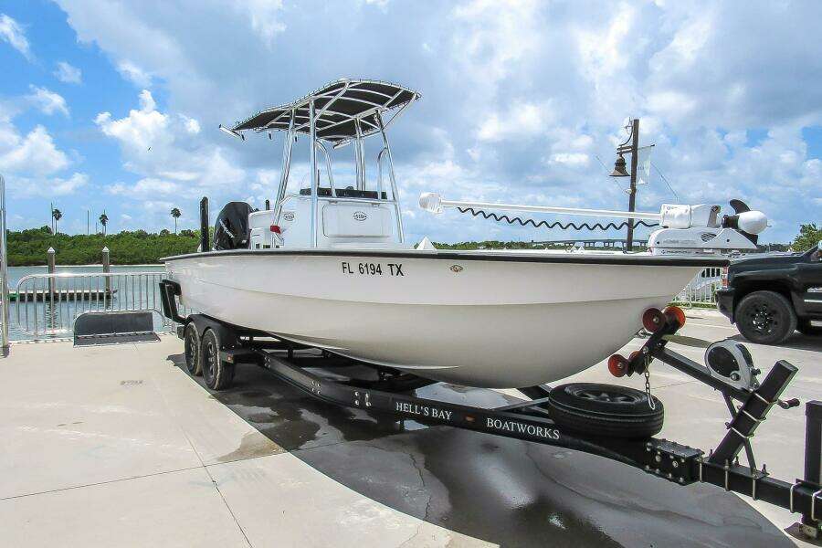 2020 Hell's Bay Boatworks 25 Estero