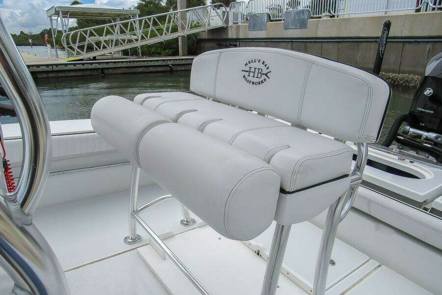 2020 Hell's Bay Boatworks 25 Estero