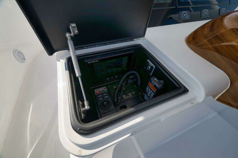 2025 Viking 90 Convertible- NIKKI BELLA- Flybridge Helm