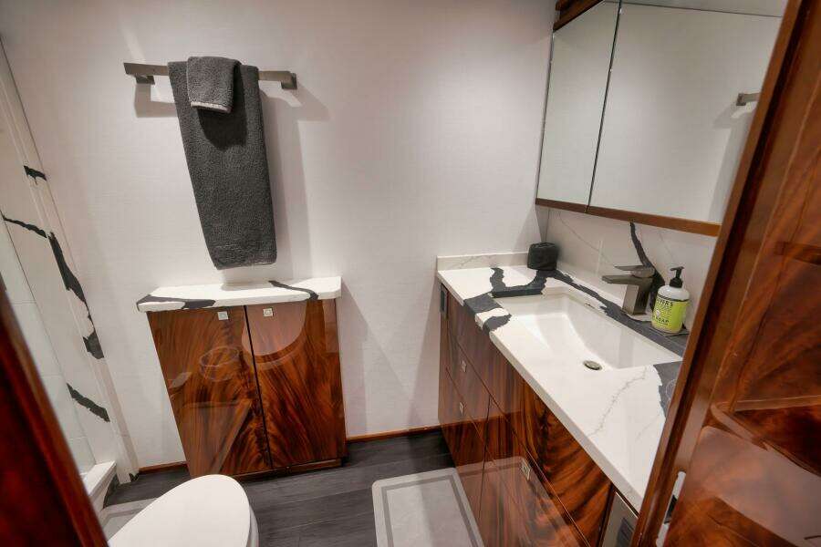 2025 Viking 90 Convertible- NIKKI BELLA- Master Stateroom Head