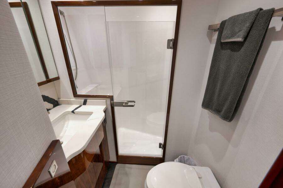 2025 Viking 90 Convertible- NIKKI BELLA- Port Stateroom Head