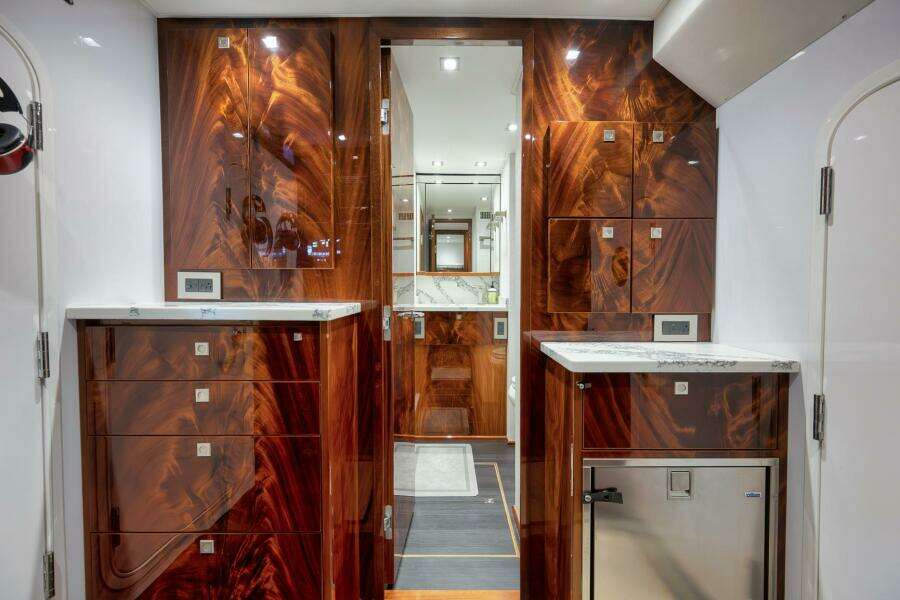 2025 Viking 90 Convertible- NIKKI BELLA- Crew Quarters