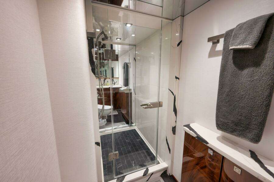 2025 Viking 90 Convertible- NIKKI BELLA- Master Stateroom Head