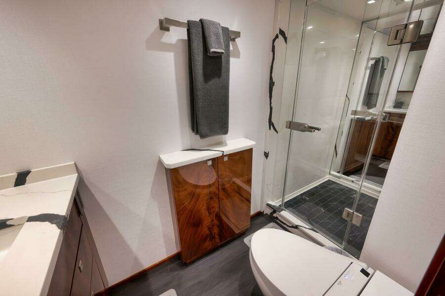 2025 Viking 90 Convertible- NIKKI BELLA- Master Stateroom Head