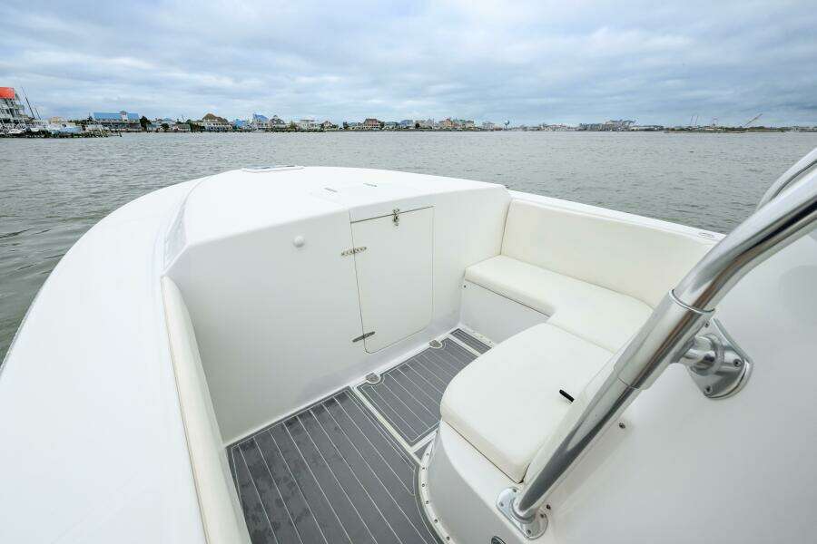 2008 Venture 39 Cuddy