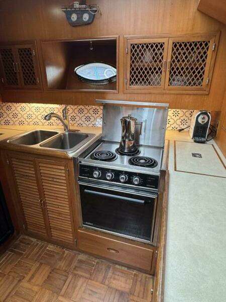 1990 Marine Trader Tradewinds