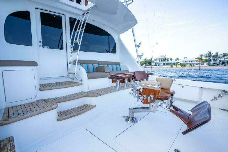 2015 Viking 66 No Collars - Cockpit