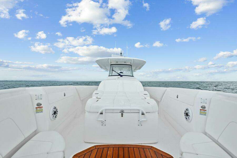 2020 Intrepid 400 CC - Bow