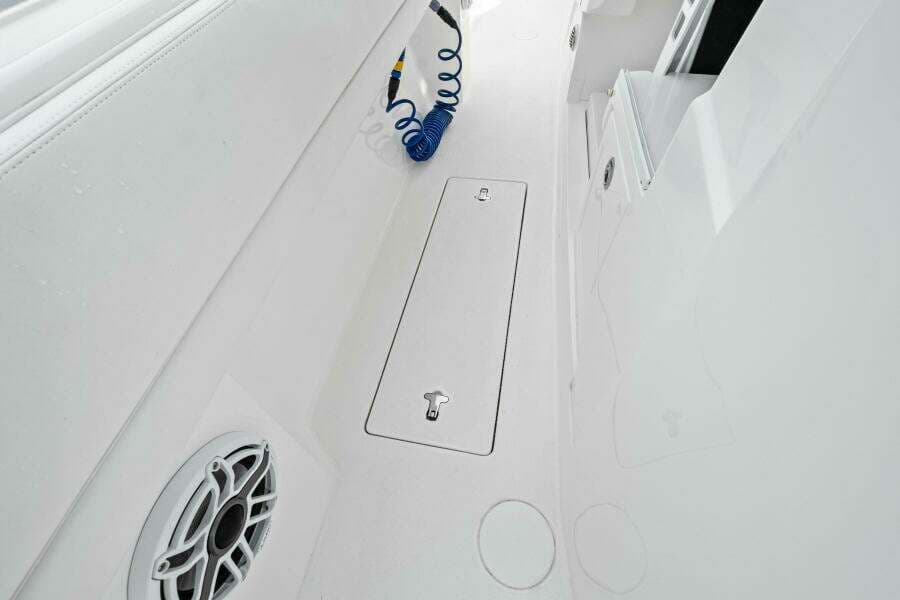 2020 Intrepid 400 CC - JL Audio Speaker 