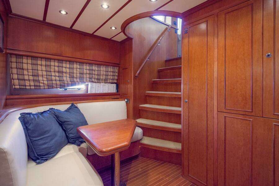 2000 Hargrave Skylounge